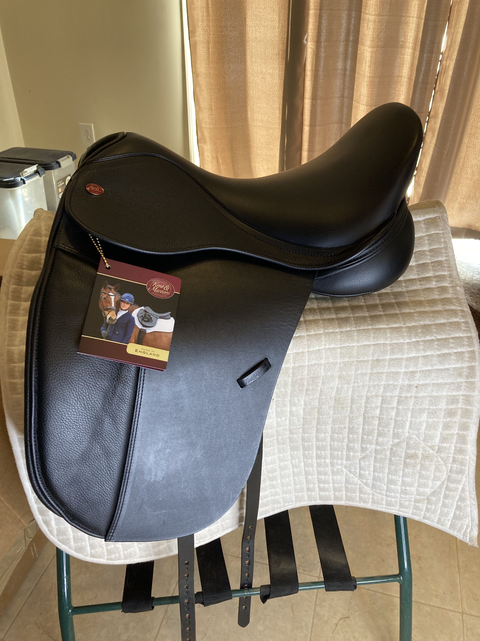 UNBOXING SADDLES